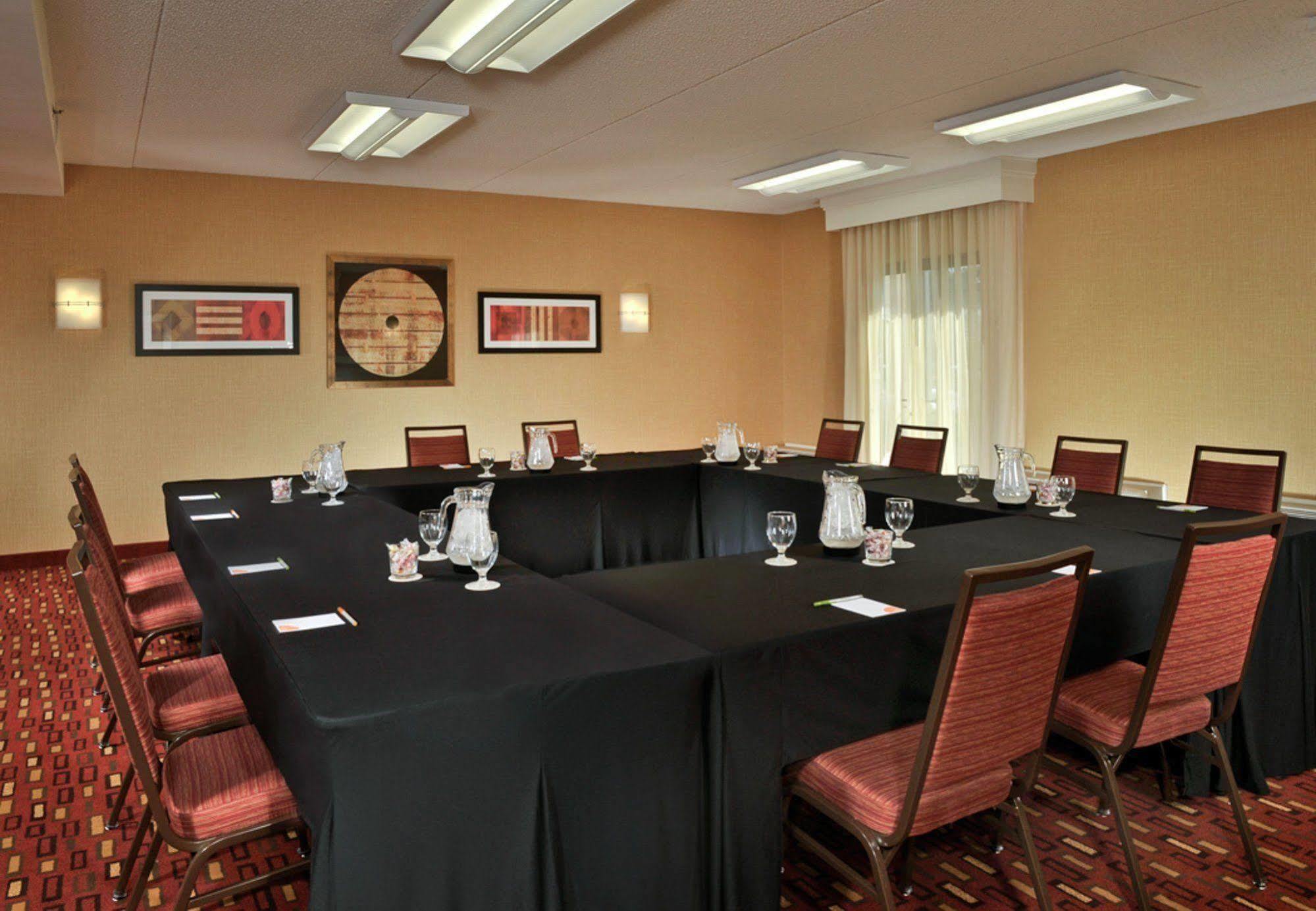Courtyard By Marriott Rockville Ngoại thất bức ảnh